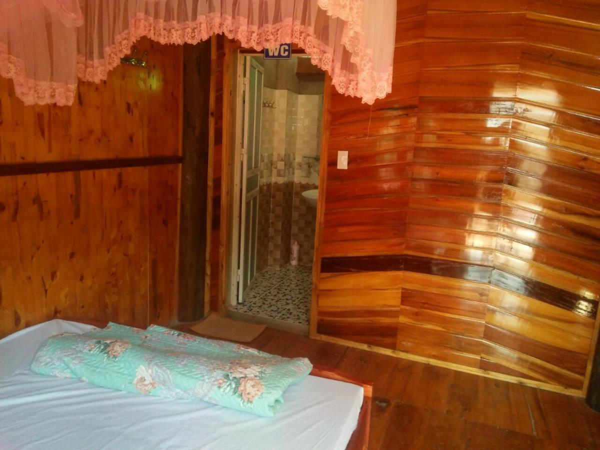 Tran Xuan Homestay Ba Be Village Exteriör bild